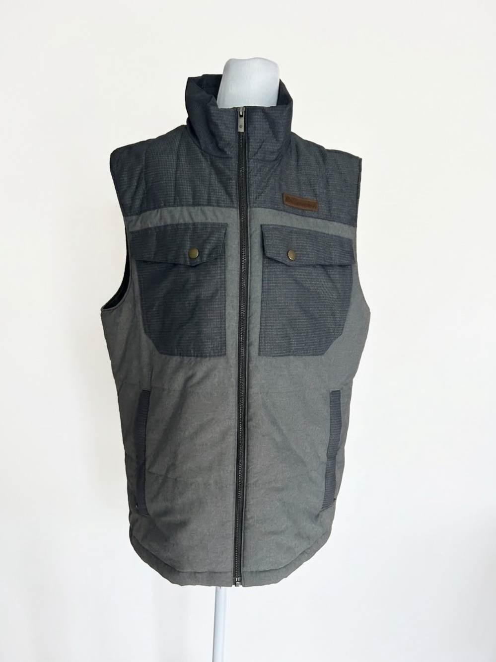 Columbia Ridgestone Vest Mens M Gray Black Two-Tone Insulated Puffer Gilet